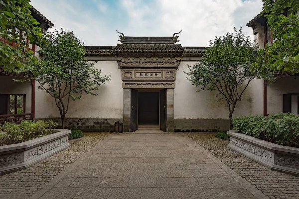 大门两旁不能有两棵树图解