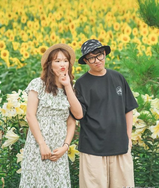 情侣拍照姿势怎么摆手势