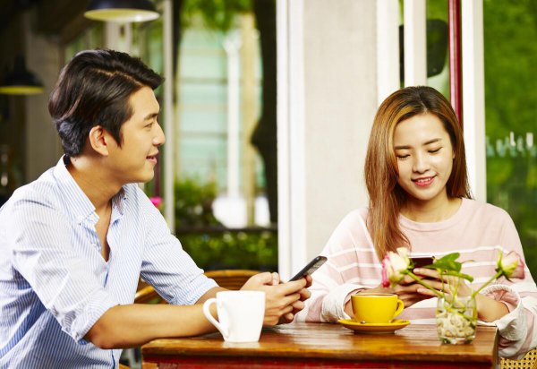 家里介绍的对象加微信怎么聊天介绍自己