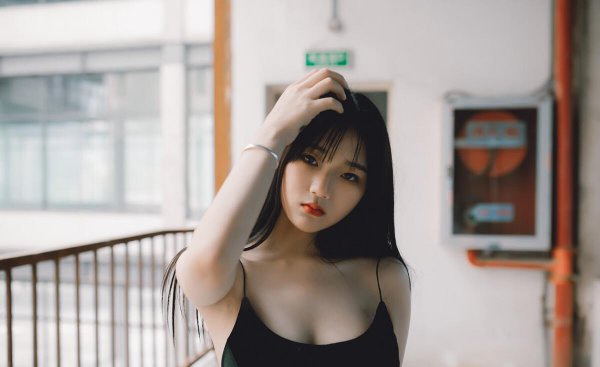 男生喜欢看腿暗示什么意思