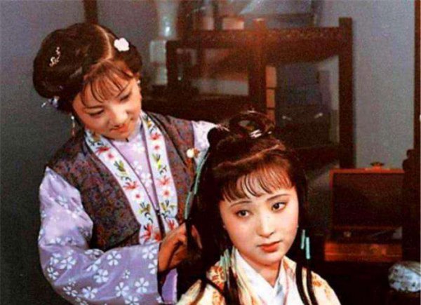 软磨硬泡什么意思