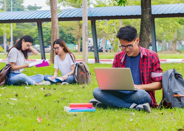 景德镇陶瓷大学是几本