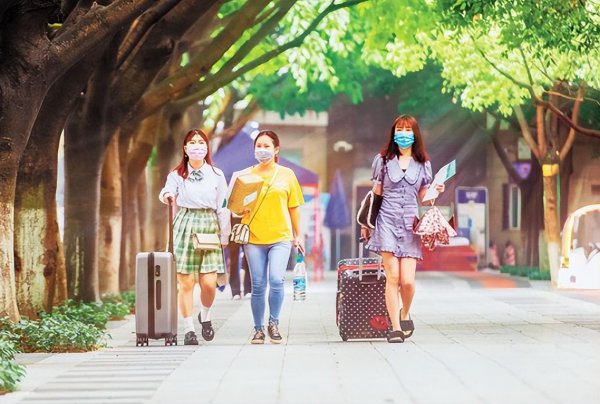 景德镇陶瓷大学是几本