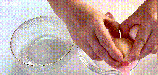 戚风蛋糕膨胀太高开裂原因