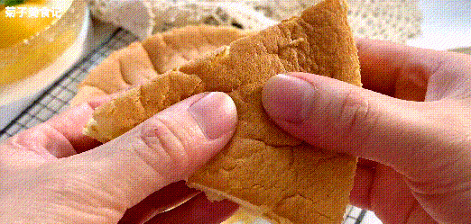 戚风蛋糕膨胀太高开裂原因