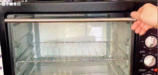 戚风蛋糕膨胀太高开裂原因