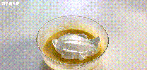 戚风蛋糕膨胀太高开裂原因