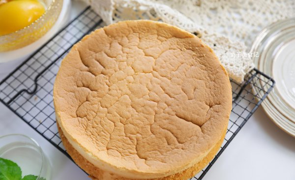 戚风蛋糕膨胀太高开裂原因