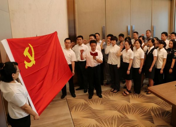 大学一个班多少人入党