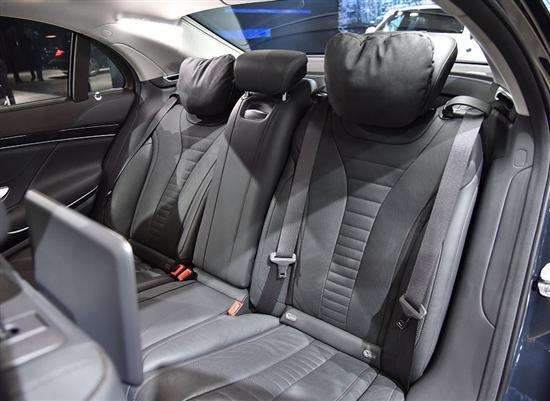 alcantara是什么材质