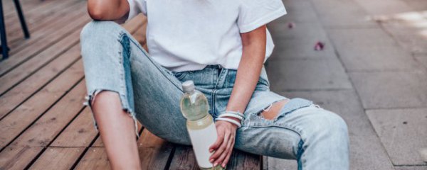 紧身牛仔裤怎样穿搭