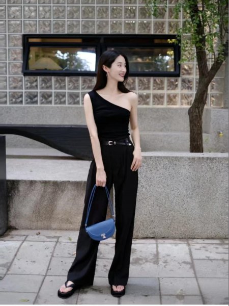 黑色西装裤配什么上衣比较好