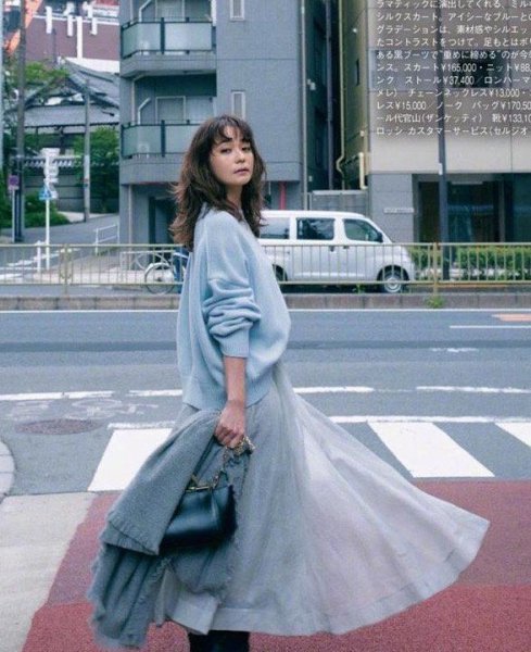 灰蓝色配什么颜色最搭