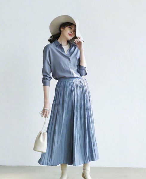 灰蓝色配什么颜色最搭