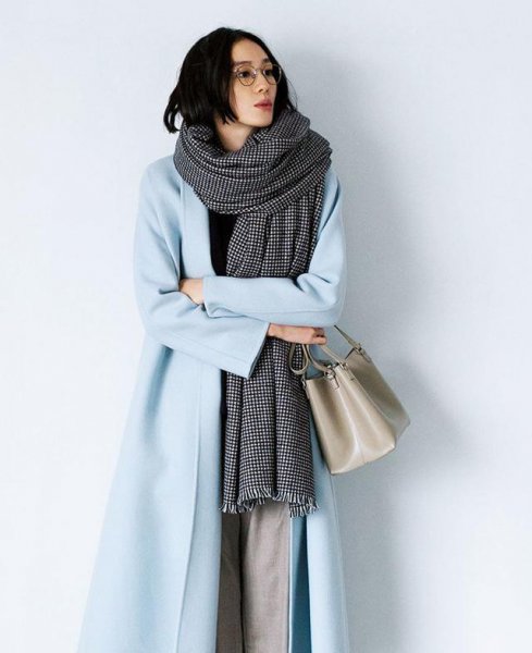 灰蓝色配什么颜色最搭