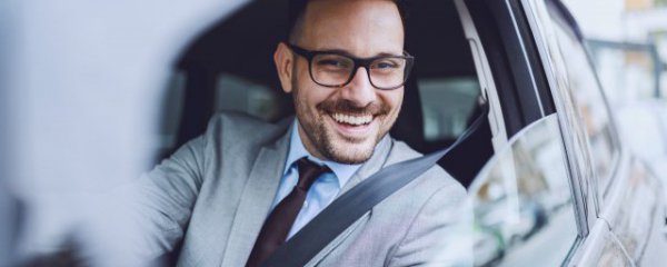 车子被砸了鸡蛋怎么擦