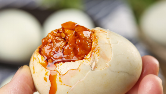 怎么腌咸鸭蛋不太咸还流油