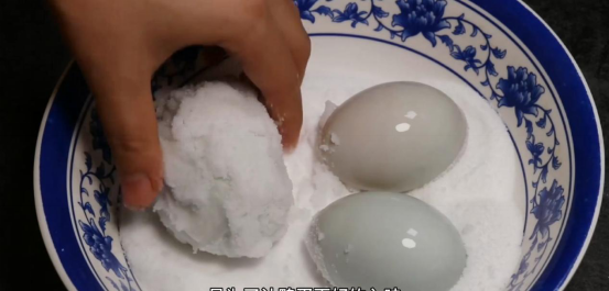 怎么腌咸鸭蛋不太咸还流油