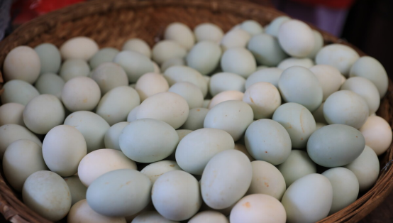 怎么腌咸鸭蛋不太咸还流油