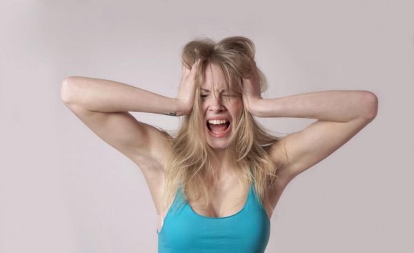 脏东西上身的人的表现