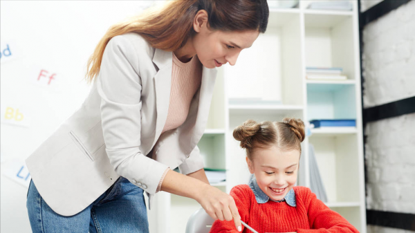 小学老师工资多少