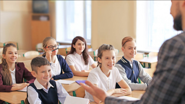 小学老师工资多少