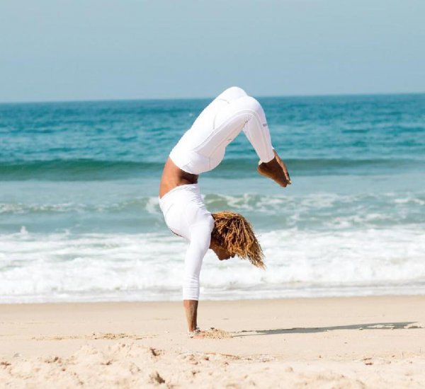 初学者怎么练瑜伽倒立