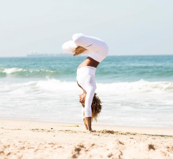 初学者怎么练瑜伽倒立
