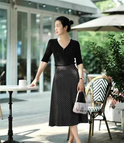 肩宽背厚的女人穿衣搭配