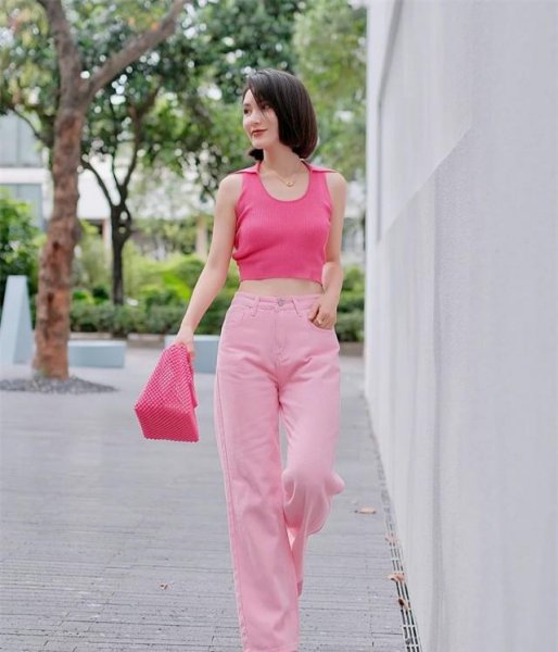 肩宽背厚的女人穿衣搭配