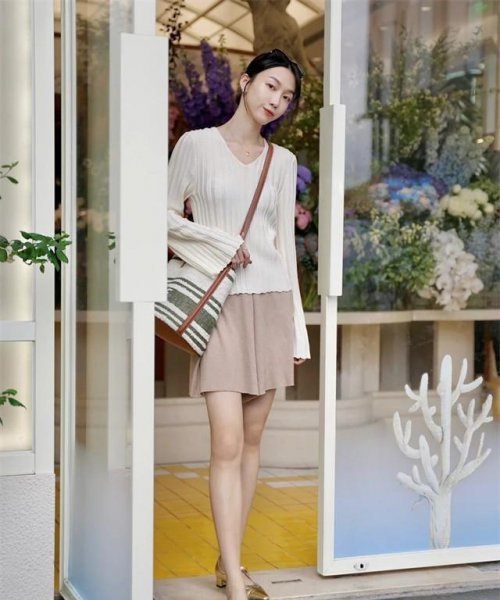 肩宽背厚的女人穿衣搭配