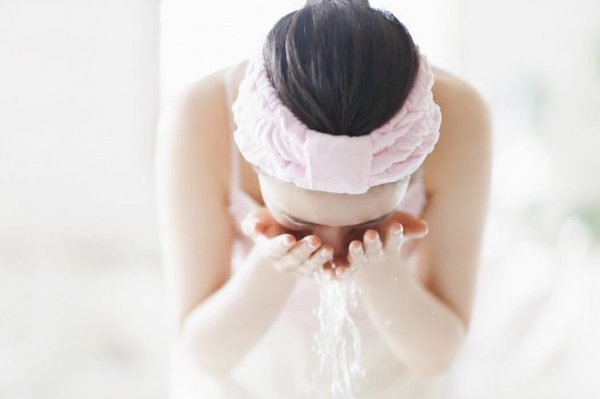 敷面膜后用乳还是水