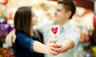 送爱人水杯刻什么字好 送给爱人的杯子上刻什么字有意义