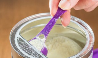 如何辨别奶粉的好坏 怎样辨别奶粉品质的好坏呢