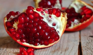 吃石榴皮有什么好处 吃石榴皮有什么功效与作用呢