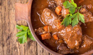 炖牛肉放什么调料好 炖牛肉放哪些调料好