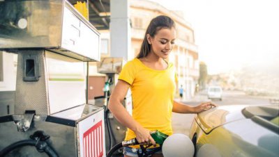 汽车油量剩余多少加油合适 一般车子剩多少加油最好