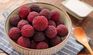 发霉的杨梅煮熟了能吃吗 发霉的杨梅煮熟了可以不可以吃