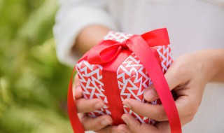 老人做什么生日礼物合适 送90岁老人什么生日礼物好