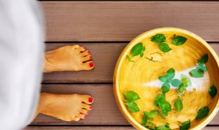 泡脚里面放什么好 泡脚放什么东西好