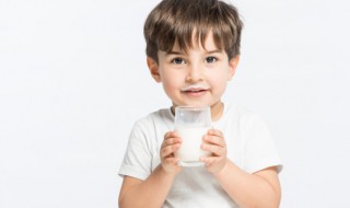 牛奶变酸了还能喝吗 牛奶变酸了还可以继续喝吗