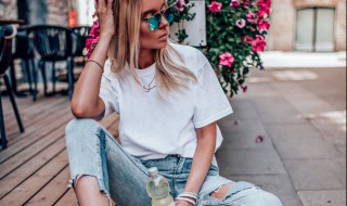 紧身牛仔裤怎样穿搭 紧身牛仔裤怎样搭配