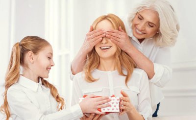 送母亲的生日礼物什么比较好 适合送妈妈有意义的生日礼物