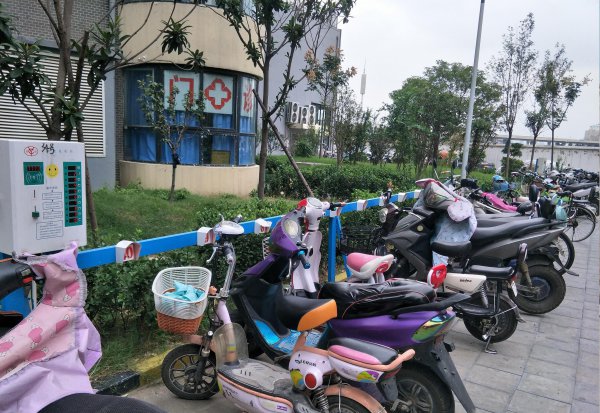 新买的电动车第一次充电的正确方法