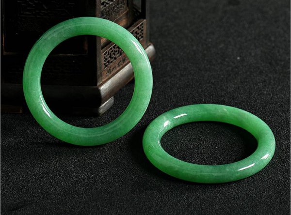 翡翠为什么这么贵