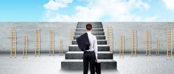 面试时如何自我介绍能让人留下深刻印象