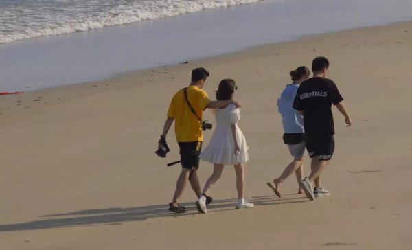 女朋友不开心怎么哄