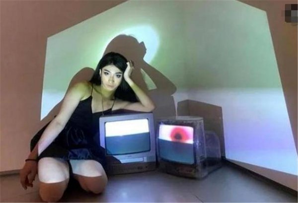 青春期男孩为什么想穿女装