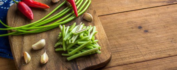 腌蒜薹又脆又爽口的方法