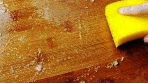 鞋子划痕用什么能擦掉